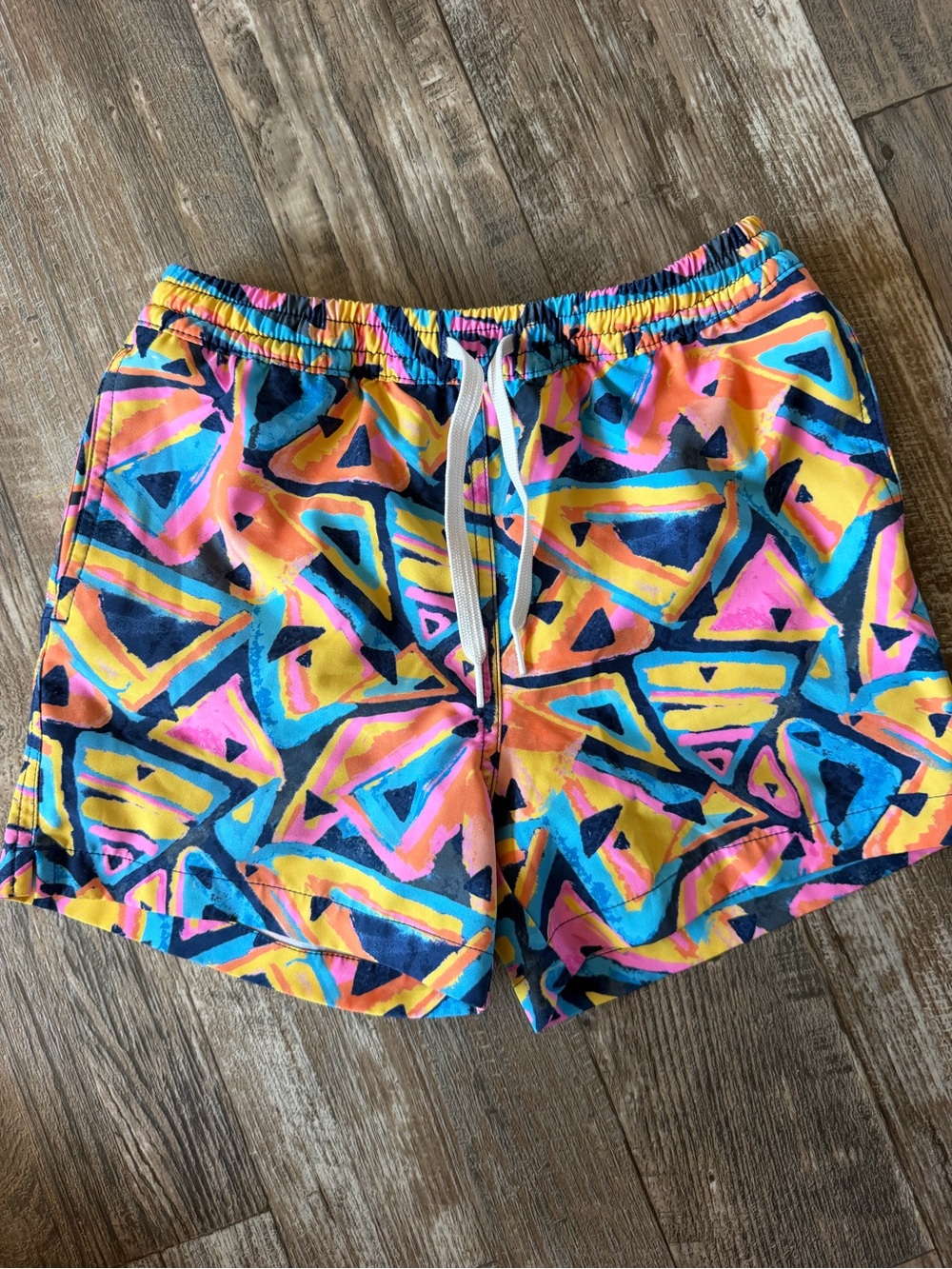 Chubbies Swim Shorts Medium Neon Geometric Retro 80s 90s Style Trunks